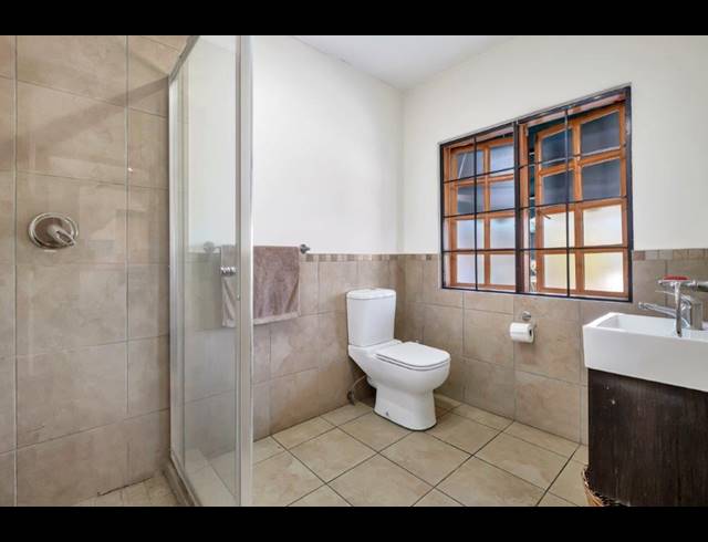 420M² BUSINESS FOR SALE IN PARKTOWN NORTH